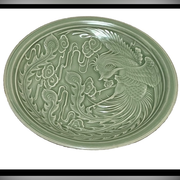 Phoenix Dragon Asian 9” Glazed Celadon Green Plate Signed . Estate pre-loved. - Picture 1 of 11